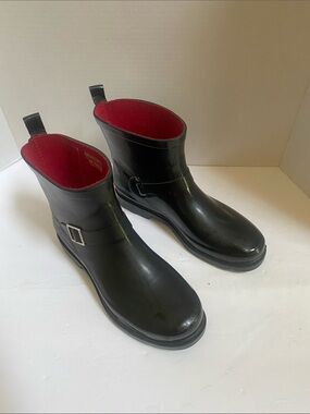 Capelli of New York Womens 9 Black Rain Ankle Boots with Red Interior
